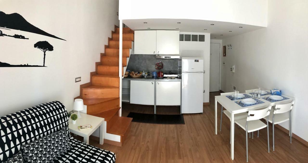 Ale & Tizy House Acomodação com café da manhã Nápoles Exterior foto